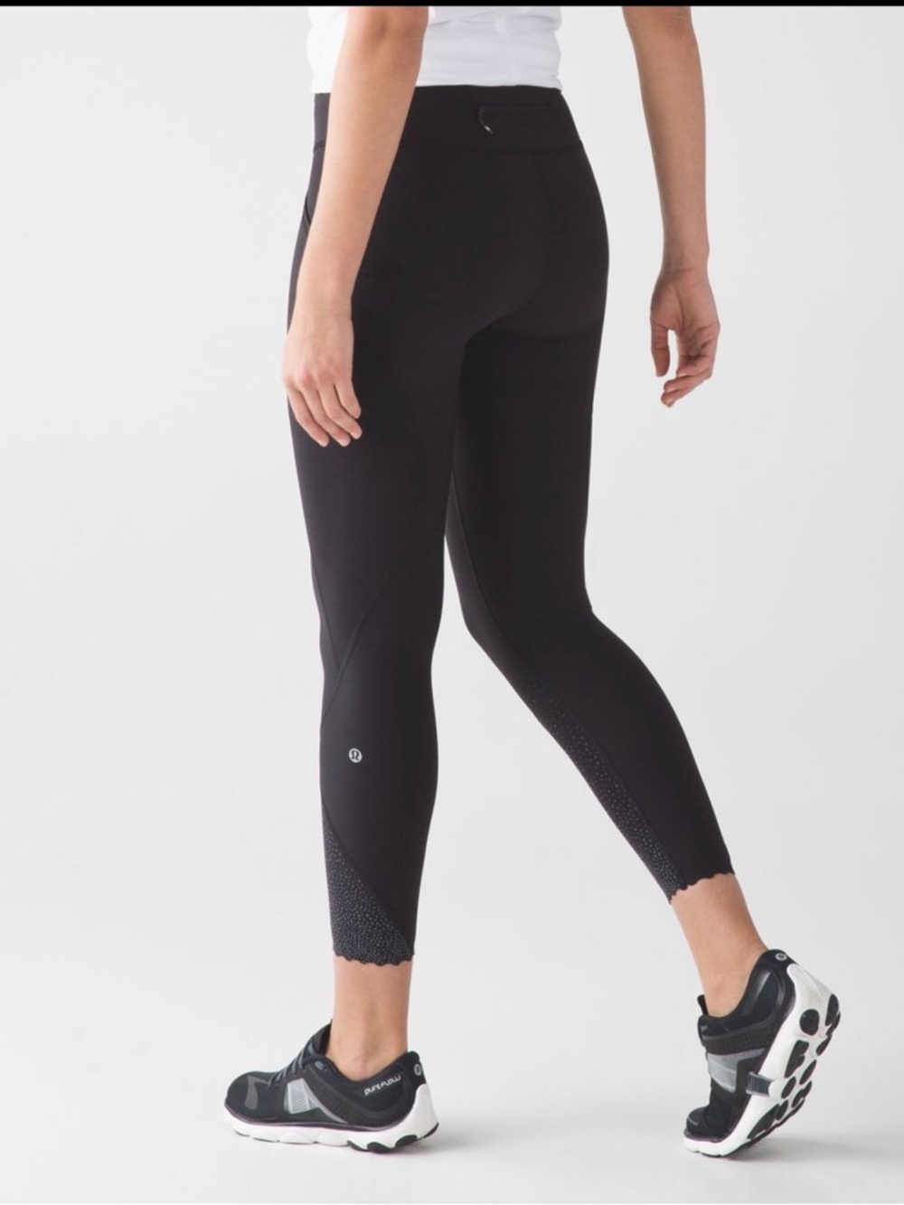 Lululemon Tight Stuff Tight II Black Reflective Scallop Leggings
